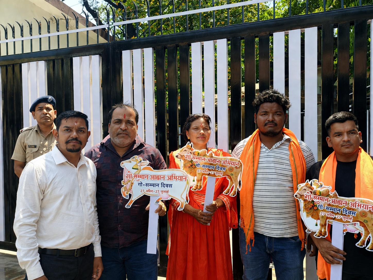 “गौ सम्मान आह्वान अभियान” का शुभारंभ, प्रदेश मंत्री विकास सिंह सहित प्रतिनिधिमंडल ने सिटी मजिस्ट्रेट को सौंपा ज्ञापन