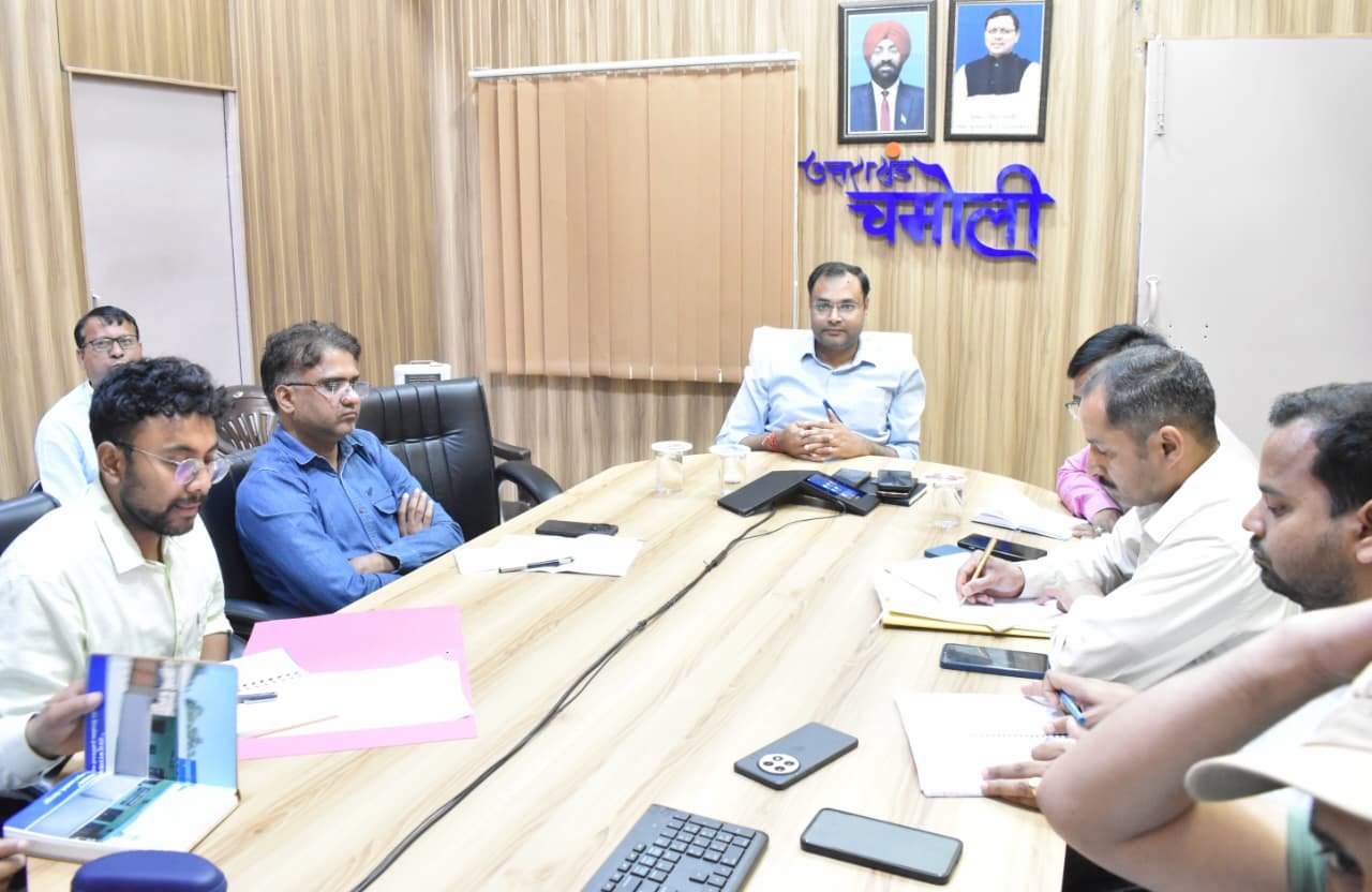 ज्योतिर्मठ पुनर्निर्माण कार्यों की समीक्षा, गुणवत्ता और तेजी पर जोर