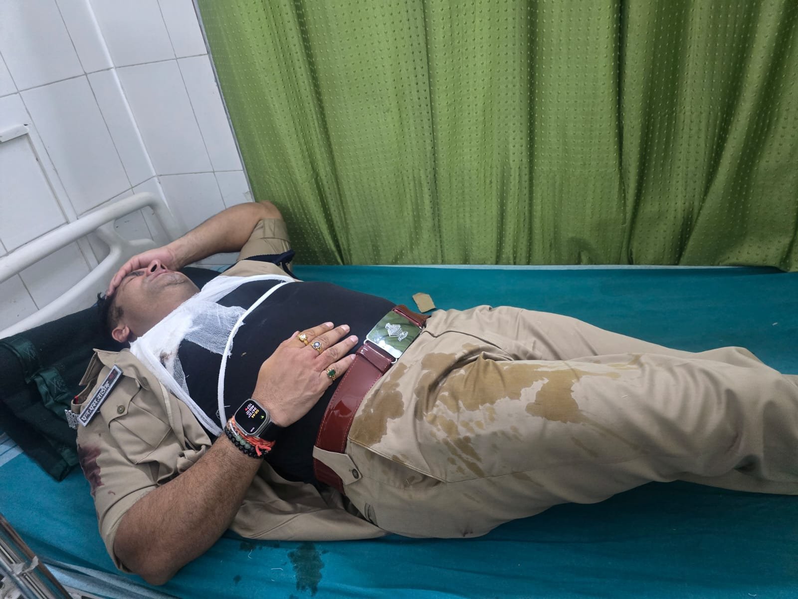 लूट कर भाग रहे बदमाशों की पुलिस से मुठभेड़, एक बदमाश ढ़ेर, दूसरा घायल, फरार बदमाशो की तलाश में चल रही कॉम्बिंग, मृतक व घायल बदमाशों की शिनाख्त जारी