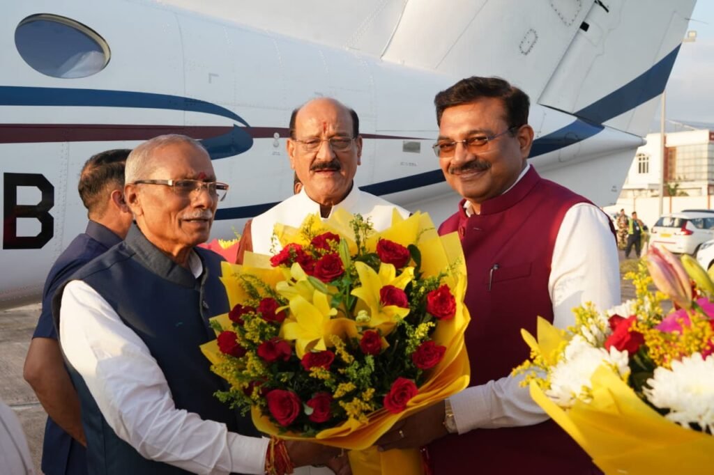 जौलीग्रांट एयरपोर्ट पर उत्तराखंड पहुंचे मनोनीत राज्यपाल डॉ. ढाल सिंह बिसेन