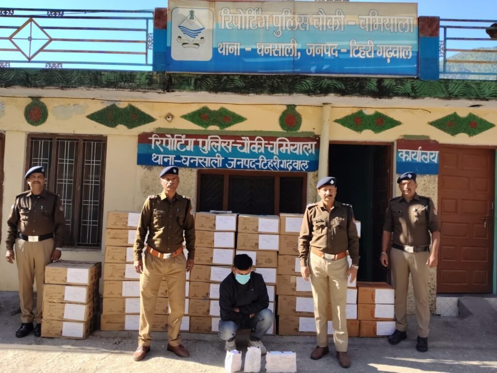 ऑपरेशन प्रहार के तहत टिहरी पुलिस की कार्रवाई में बरामद अवैध शराब और जब्त वाहन